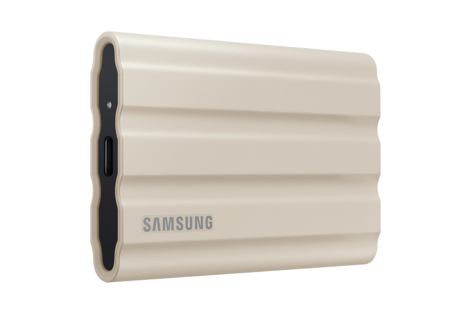 SAMSUNG 1TB T7 SHIELD MU-PE1T0K/WW SSD USB 3.2 Harici Disk
